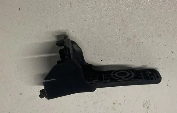 KIA Rio Headlight/headlamp mounting bracket MOCOWA