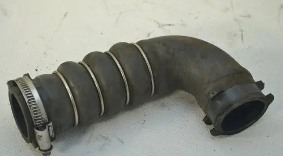 Volkswagen PASSAT B6 Engine coolant pipe/hose 60787001