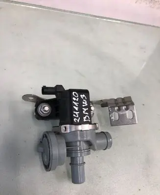 BMW 3 G20 G21 Vacuum valve 744183302