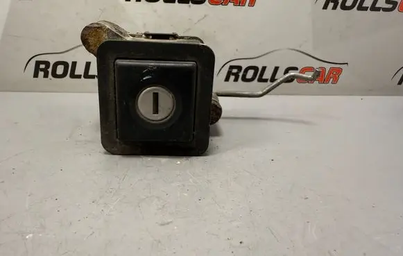 Volkswagen PASSAT B3 Tailgate exterior lock 357827571
