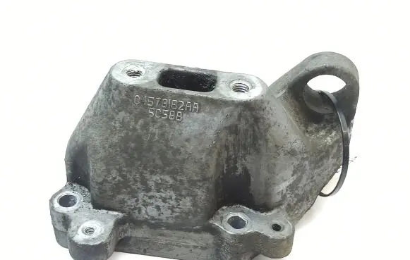 Chrysler 300 - 300C Engine mounting bracket 04578182AA 50588