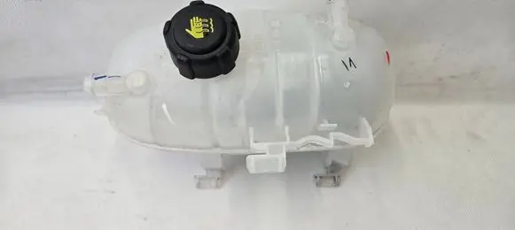 Renault Trafic III (X82) Coolant expansion tank/reservoir 217105057R