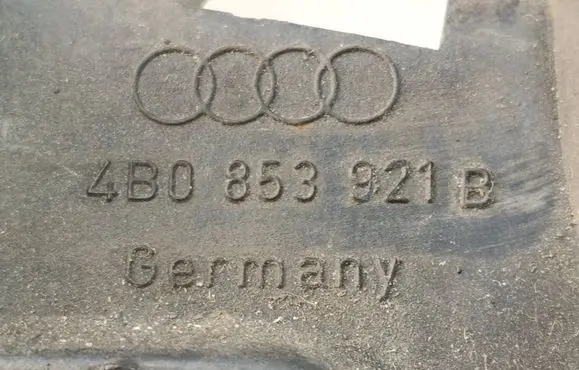 Audi A6 S6 C5 4B Fender mounting bracket 4B0853921B