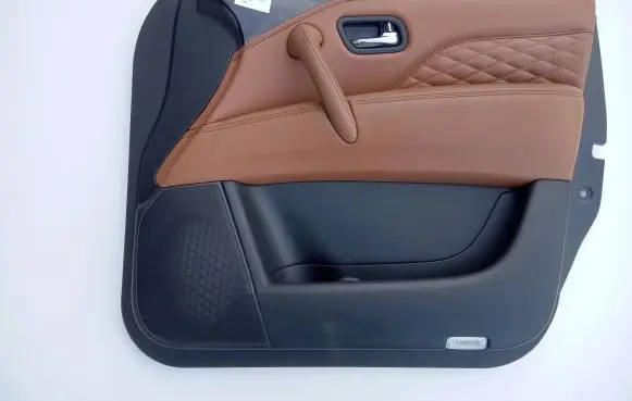 Infiniti QX80 Front door card panel trim