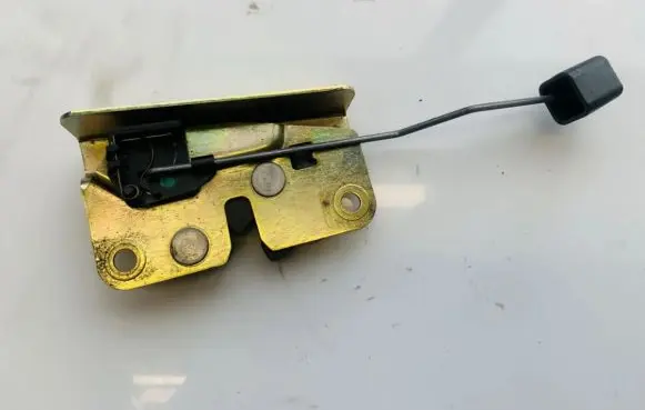Mazda 323 Seat back rest lock catch 