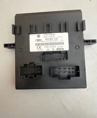 Audi Q7 4L Comfort/convenience module 4F0907279 4F0910279K F005V00619