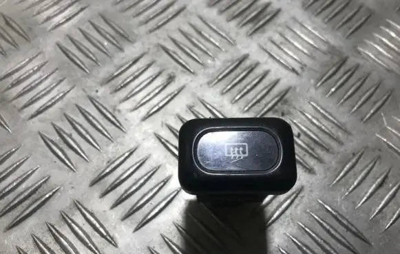 Nissan Maxima Windscreen/window heater switch