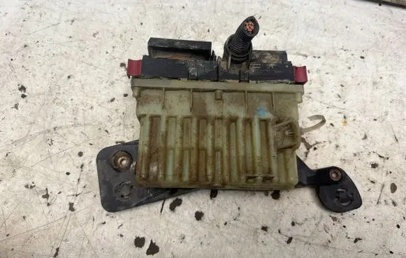 Opel Zafira A Relay mounting block 12416841