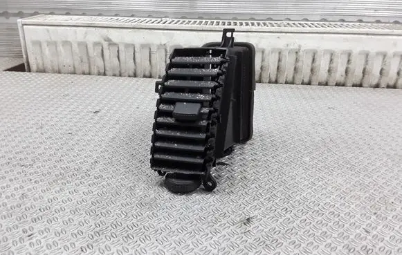 Nissan Navara D40 Dashboard side air vent grill/cover trim