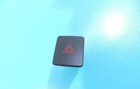 Nissan X-Trail T32 Hazard light switch 299125472 IMPRK1256169