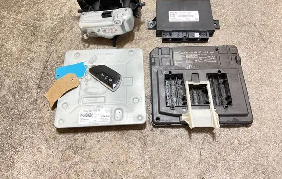 Volkswagen ID.3 Engine ECU kit and lock set 1EA937012N 0EA907425C 1EA937089Q