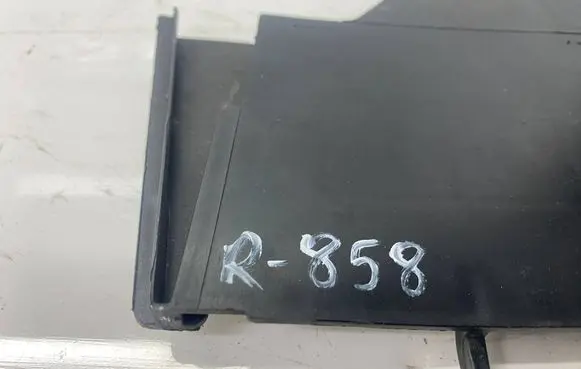 Volkswagen PASSAT B7 Battery box tray 3C0915335