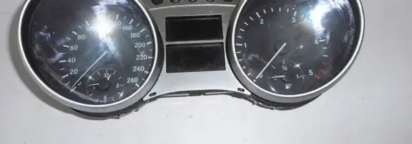 Mercedes-Benz R W251 Speedometer (instrument cluster) A2515404111