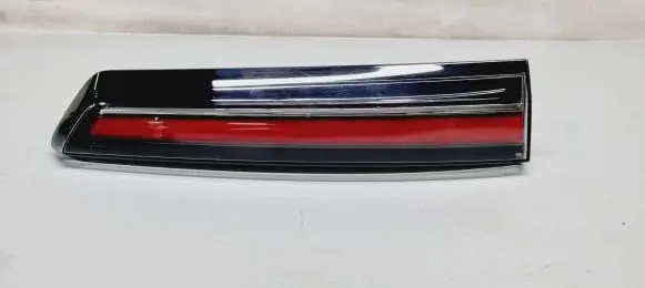 Opel Mokka B Tailgate rear/tail lights 9833944480