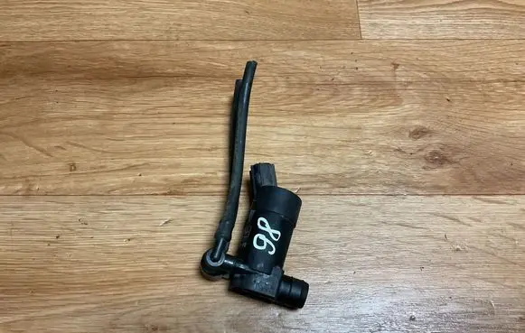 Windscreen/windshield washer pump