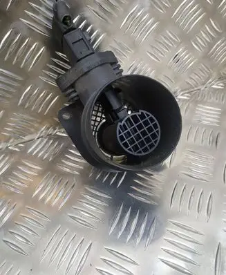 Volkswagen Touran I Mass air flow meter 038906461B