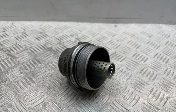 Toyota Corolla Verso AR10 Oil filter cover 156200R011