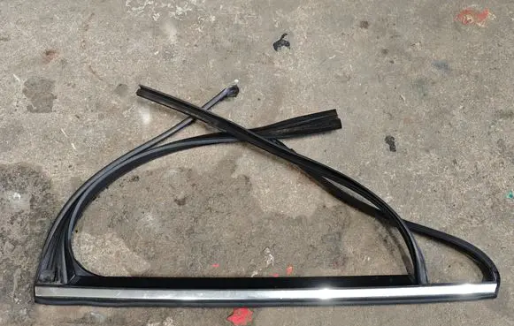 BMW X5 F15 Rear door glass trim molding