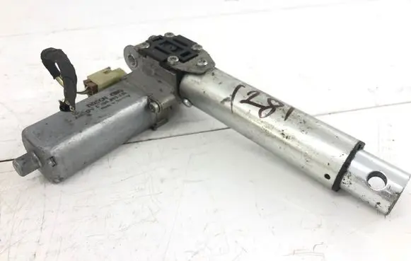BMW 5 E60 E61 Seat adjustment motor 0390203234