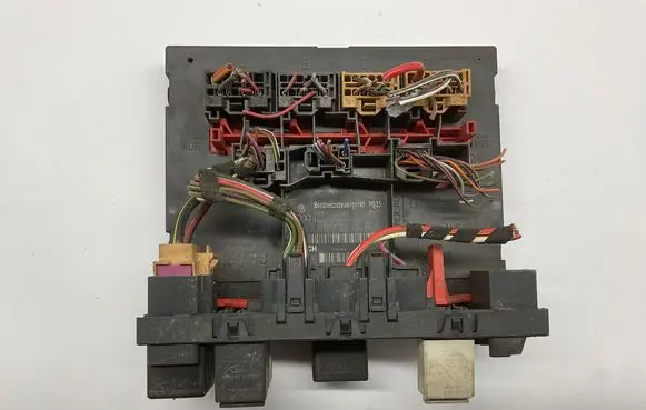 Volkswagen Touran I Comfort/convenience module F005V00 H294S0701 1K0937049K