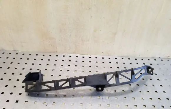 Headlight/headlamp mounting bracket