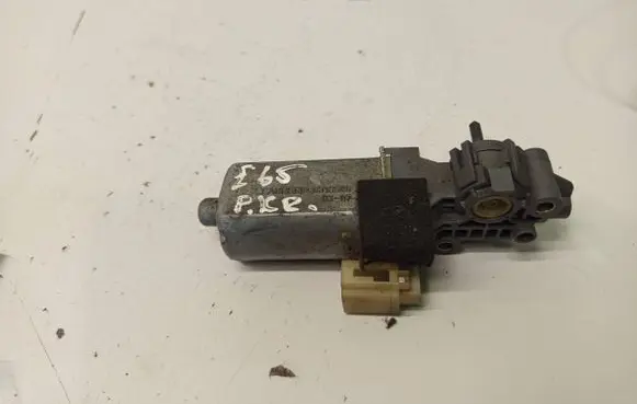 BMW 7 E65 E66 Seat adjustment motor 0390201995
