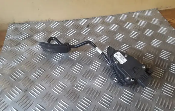 Nissan Primera Accelerator throttle pedal 18002AU410 6PV00862001