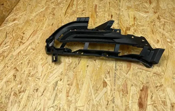 Volvo S90, V90 Front bumper lower grill 31425076