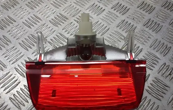 Nissan Micra Third/center stoplight