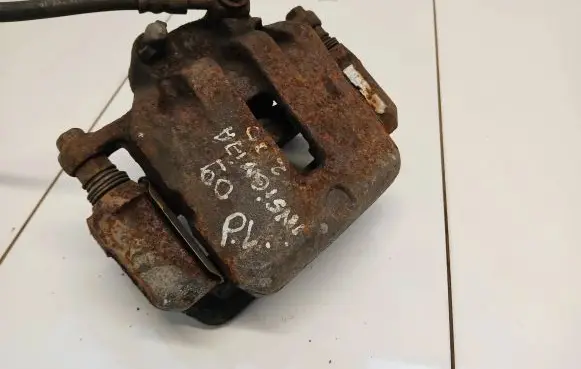 Opel Insignia A Front brake caliper