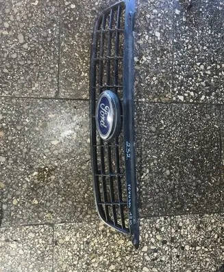 Ford Focus Front bumper upper radiator grill