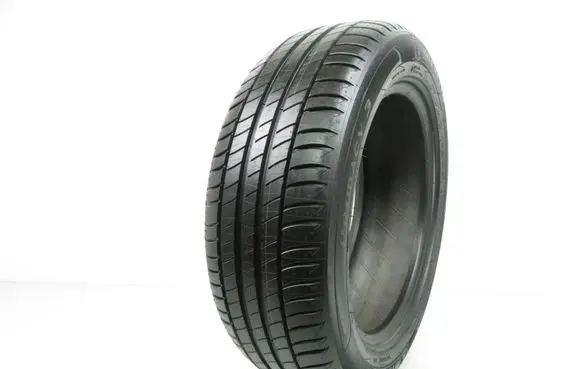 Volkswagen Golf V R16 summer tire 