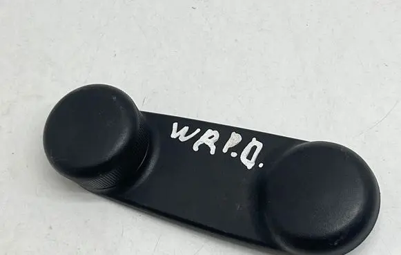 Jeep Wrangler Front door window winding handle 0FW80TRM