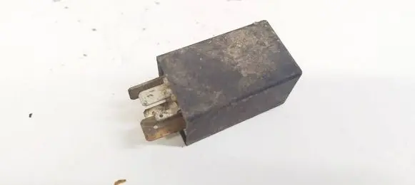 Volkswagen PASSAT B3 Other relay 191911261C