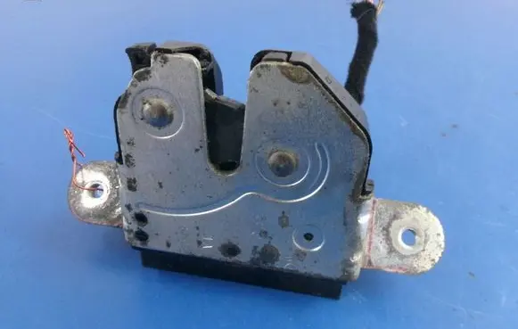 Fiat Punto (199) Tailgate/trunk/boot lock/catch/latch 55701971