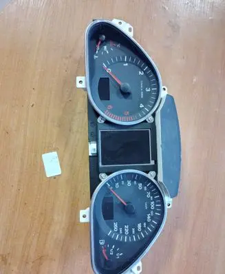 Audi Q7 4L Speedometer (instrument cluster)