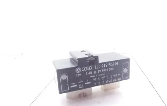 Volkswagen Golf IV Coolant fan relay 1J0919506N 898991000