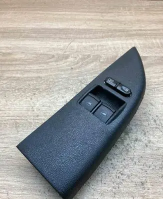 Skoda Fabia Mk1 (6Y) Electric window control switch 6Y1867227B