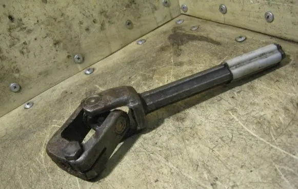 Volkswagen Golf IV Steering column universal joint