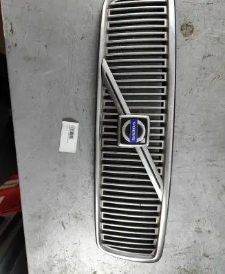 Volvo S70 V70 V70 XC Front grill 9190776