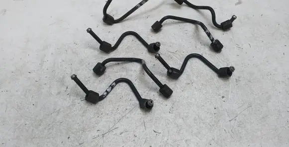 Mercedes-Benz E W210 Fuel injector supply line/pipe 