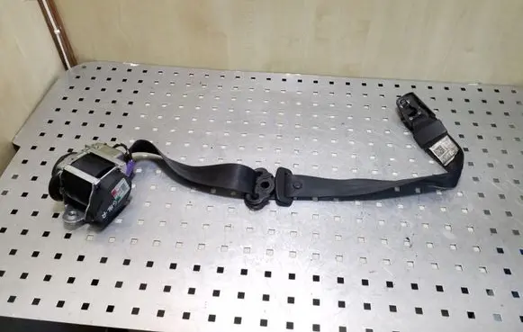 Skoda Superb B6 (3T) Front seatbelt 3T2857702