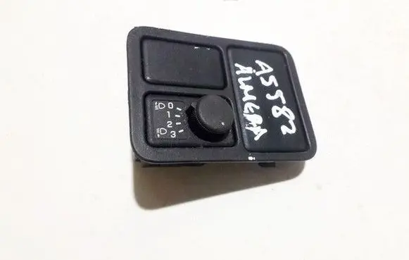 Nissan Almera N16 Headlight level height control switch 6849390j00 68960-90j00
