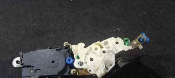 Subaru Forester SF Front door lock