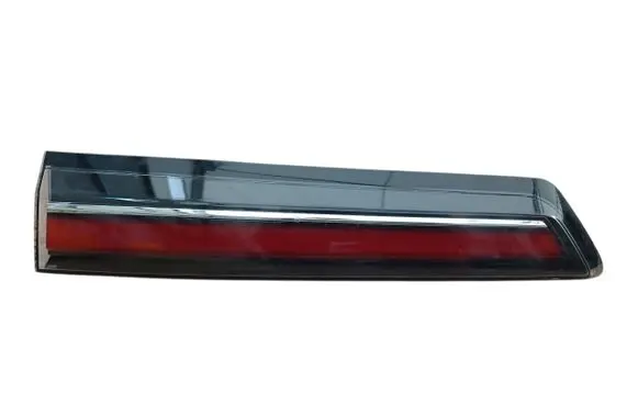 Opel Mokka B Tailgate rear/tail lights 9833944580