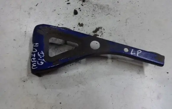 Mazda 6 Fender mounting bracket