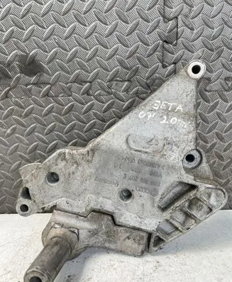 Volkswagen Jetta V Engine mounting bracket 03G199207E