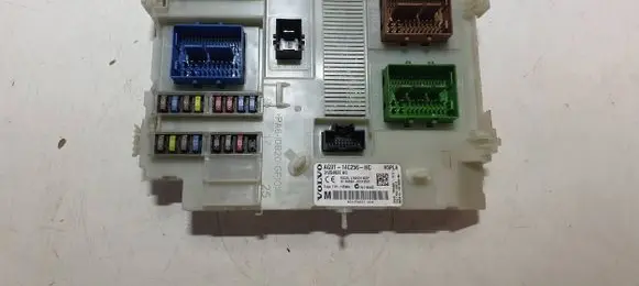 Volvo XC70 Fuse module AG9T14C256HC 31254837AC 3659AF01125TP