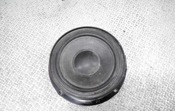 Subaru Forester SF Front door speaker 210112