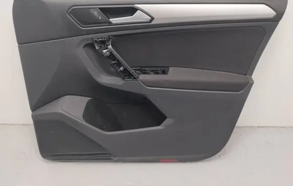 Volkswagen Tiguan Front door card panel trim 5NC867012R 5KB867012L